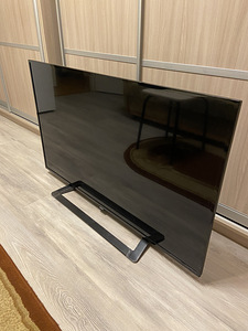 Philips 48PFH4100/88. Televisor LED 48" Full HD 100 Hz (1 foto / 2)