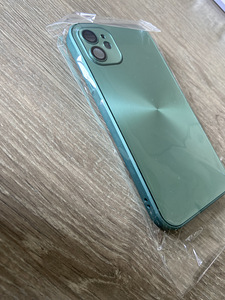 Чехол на iPhone 11 (1 фото из 2)