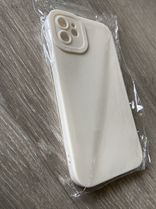 Чехол на iPhone 11 (1 фото из 2)
