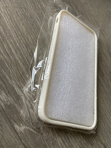 Чехол на iPhone 11 (2 фото из 2)