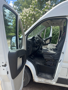 Peugeot Boxer 2.2D 81Kw (4 foto / 9)