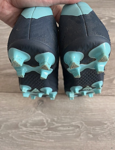 Adidas jalgpallijalatsid (3 foto / 5)