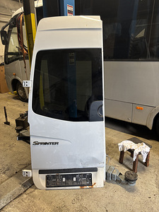 Задняя дверь sprinter/crafter