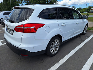 Ford Focus (6 foto / 15)