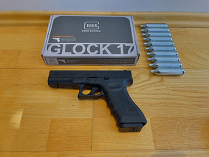 UUS UMAREX Glock 17 gen 3 õhupüstol 4,5mm CO2 Blowback (1 foto / 10)