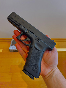 UUS UMAREX Glock 17 gen 3 õhupüstol 4,5mm CO2 Blowback (9 foto / 10)