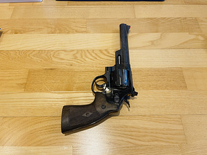 UUS UMAREX SMITH & WESSON M29 6,5" 4,5mm CO2 õhurevolver (5 foto / 10)
