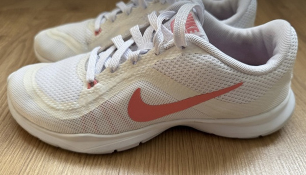 Кроссовки Nike