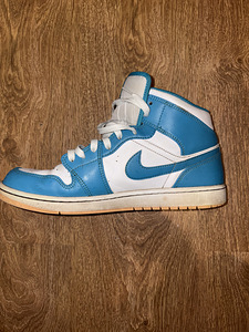 Air jordan 1 mid (3 foto / 5)