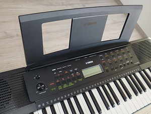 Синтезатор Yamaha PSR-E283 (4 фото из 6)