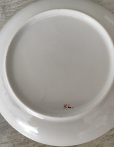 Porcelain plates (2 foto / 4)