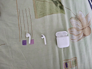 Airpods (1 foto / 2)