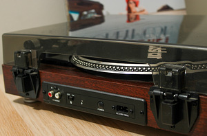 Vinüülplaadimängija Roadstar + 4 plaati (3 foto / 4)