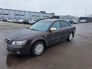 Hyundai Sonata Comfort ATM 2.4 119kW (2 foto / 7)