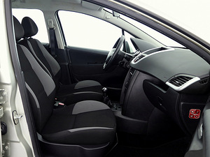 Peugeot 207 Elegance 1.4 70kW (6 foto / 7)