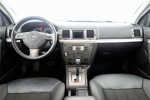 Opel Vectra Cosmo Facelift ATM 2.2 114kW (5 foto / 7)