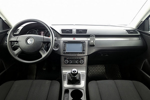 Volkswagen Passat Comfortline Facelift 2.0 TDI 81kW (5 foto / 7)