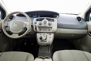 Renault Grand Scenic Family 1.9 dCi 88kW (5 foto / 8)