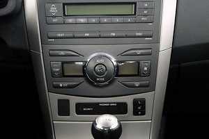 Toyota Corolla Linea Sol 1.6 91kW (8 foto / 8)