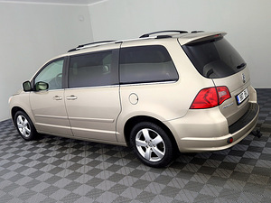 Volkswagen Routan Highline ATM 4.0 189kW (4 foto / 8)