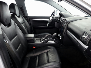 Porsche Cayenne S Luxury 4.5 250kW (6 foto / 7)
