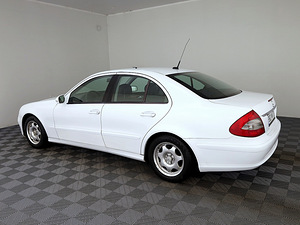 Mercedes-Benz E 200 Elegance Facelift ATM 1.8 120kW (4 foto / 7)