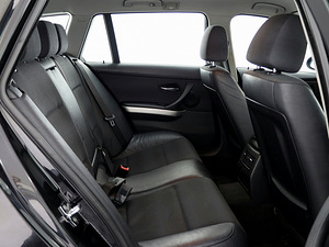 BMW 320 Touring Executive ATM 2.0 D 110kW (7 foto / 7)