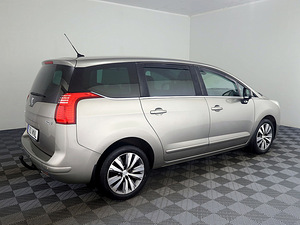 Peugeot 5008 Elegance ATM 1.6 115kW (3 foto / 8)