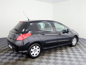 Peugeot 308 Elegance Facelift 1.6 88kW (3 foto / 7)