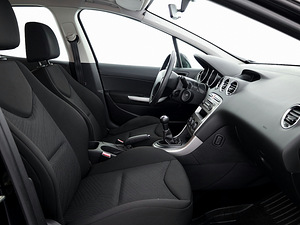 Peugeot 308 Elegance Facelift 1.6 88kW (6 foto / 7)