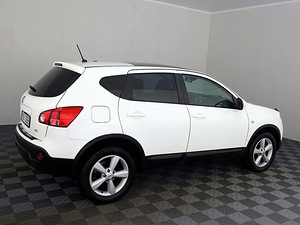 Nissan Qashqai Luxury 4x4 ATM 2.0 dCi 110kW (3 foto / 8)