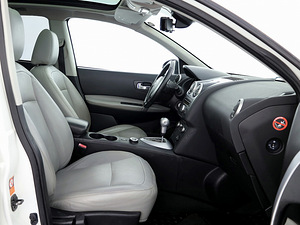 Nissan Qashqai Luxury 4x4 ATM 2.0 dCi 110kW (6 foto / 8)