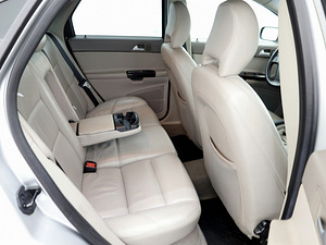 Volvo S40 Summum Facelift LPG ATM 2.4 125kW (7 foto / 7)