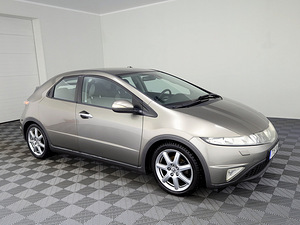 Honda Civic Elegance 1.8 103kW (1 foto / 7)