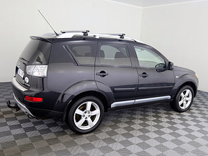 Mitsubishi Outlander Luxury 4x4 2.0 DI-D 103kW (3 foto / 7)