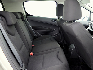 Peugeot 308 Facelift 1.6 HDi 68kW (7 foto / 8)
