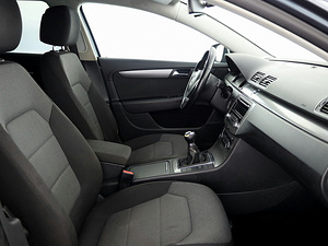 Volkswagen Passat Comfortline 1.6 TDI 77kW (6 foto / 8)