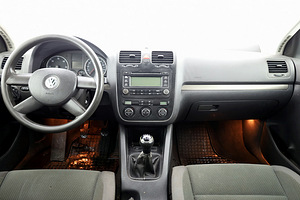 Volkswagen Golf Comfortline 2.0 TDI 103kW (5 foto / 7)