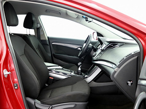 Hyundai i40 Comfort 1.7 CRDi 85kW (6 foto / 7)