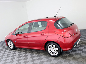 Peugeot 308 Elegance 1.6 88kW (4 foto / 7)