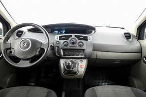 Renault Grand Scenic Comfort 1.5 dCi 78kW (5 foto / 8)