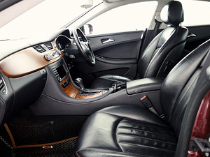Mercedes-Benz CLS 320 Luxury Facelift ATM 3.0 CDI 165kW (6 foto / 7)