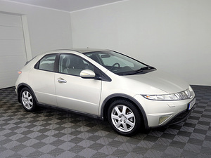 Honda Civic Elegance 1.8 103kW (1 foto / 7)