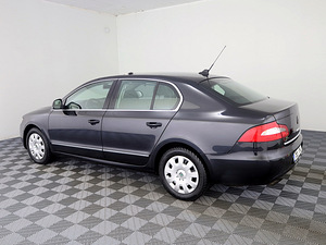 Skoda Superb Highline ATM 2.0 TDI 103kW (4 foto / 8)