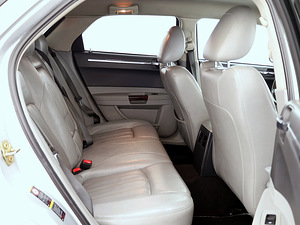 Chrysler 300 C Limited ATM 3.0 CRD 160kW (7 foto / 7)