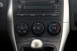 Toyota Auris Linea Sol Facelift 1.6 97kW (8 foto / 8)