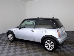 MINI Cooper Comfort ATM 1.6 85kW (4 foto / 8)