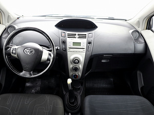 Toyota Yaris Linea Sol 1.4 D-4D 66kW (5 foto / 8)