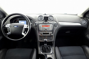 Ford Mondeo Ghia 2.0 TDCi 103kW (5 foto / 7)