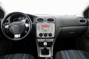 Ford Focus Facelift 1.6 74kW (5 foto / 7)